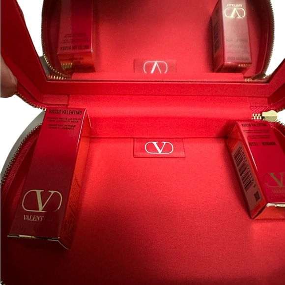 Valentino Lipsticks bundle Matte Blushing Nude 112R/Refill Satin Red 204R Pouch - Picture 11 of 16